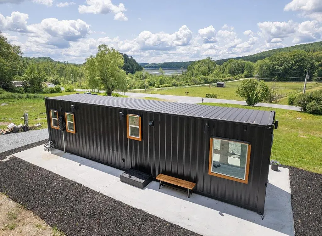 Schwarzer 2-Kammer-Hauscontainer