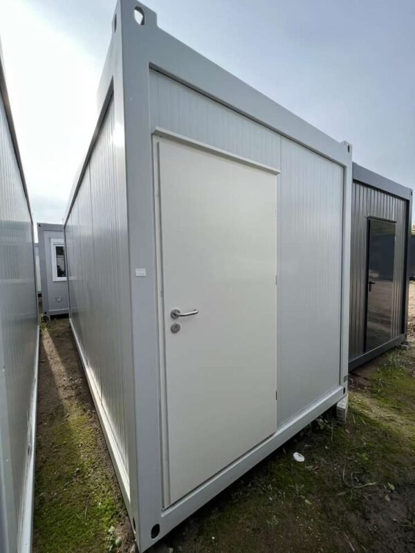 Duschcontainer 600 x 243m mit 6 Duschen